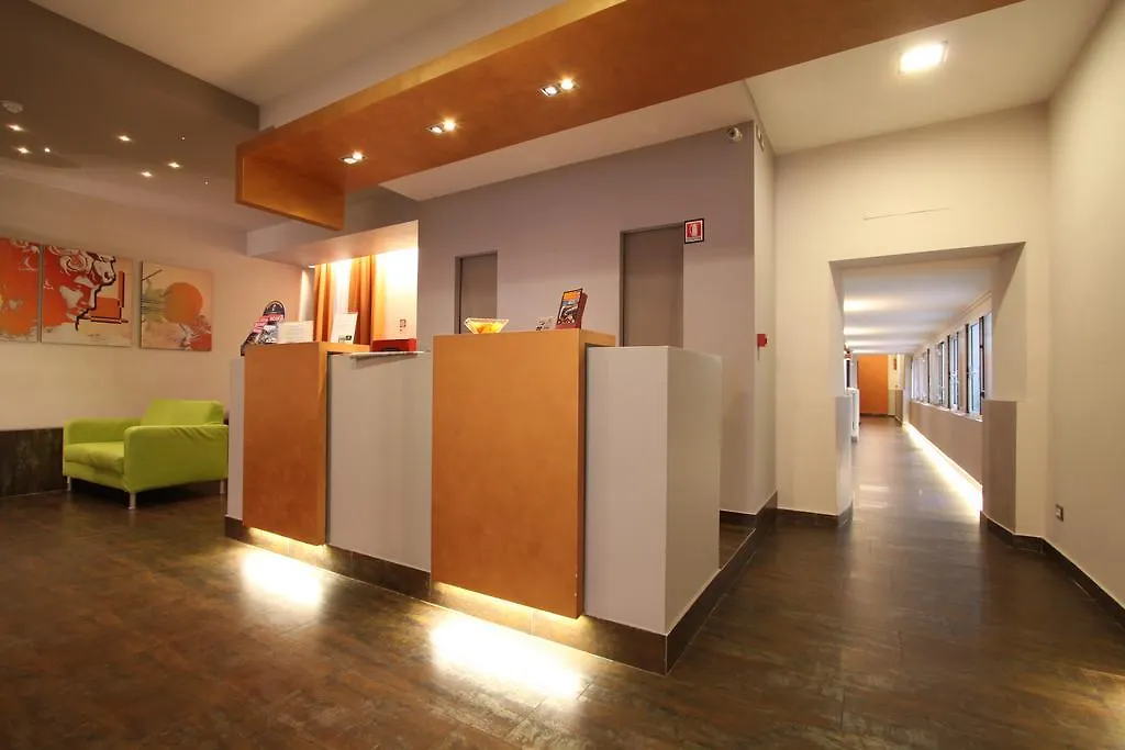 Clarin Hotel location